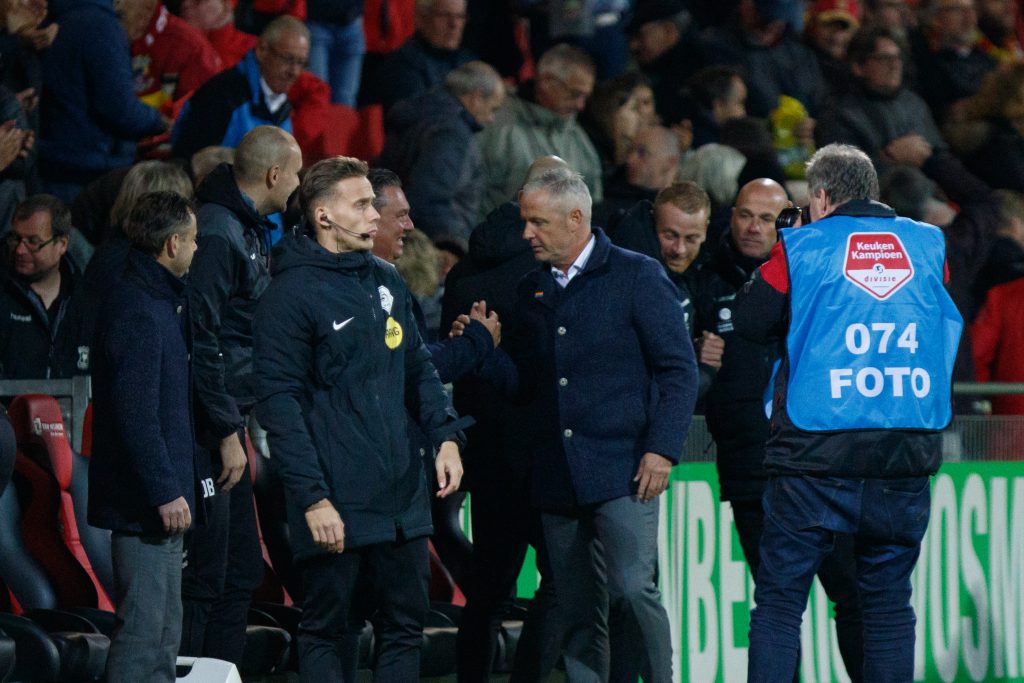 Jack de Gier en Alfred Knippenberg in De Adelaarshorst - Go Ahead Eagles - Foto: Henny Meyerink