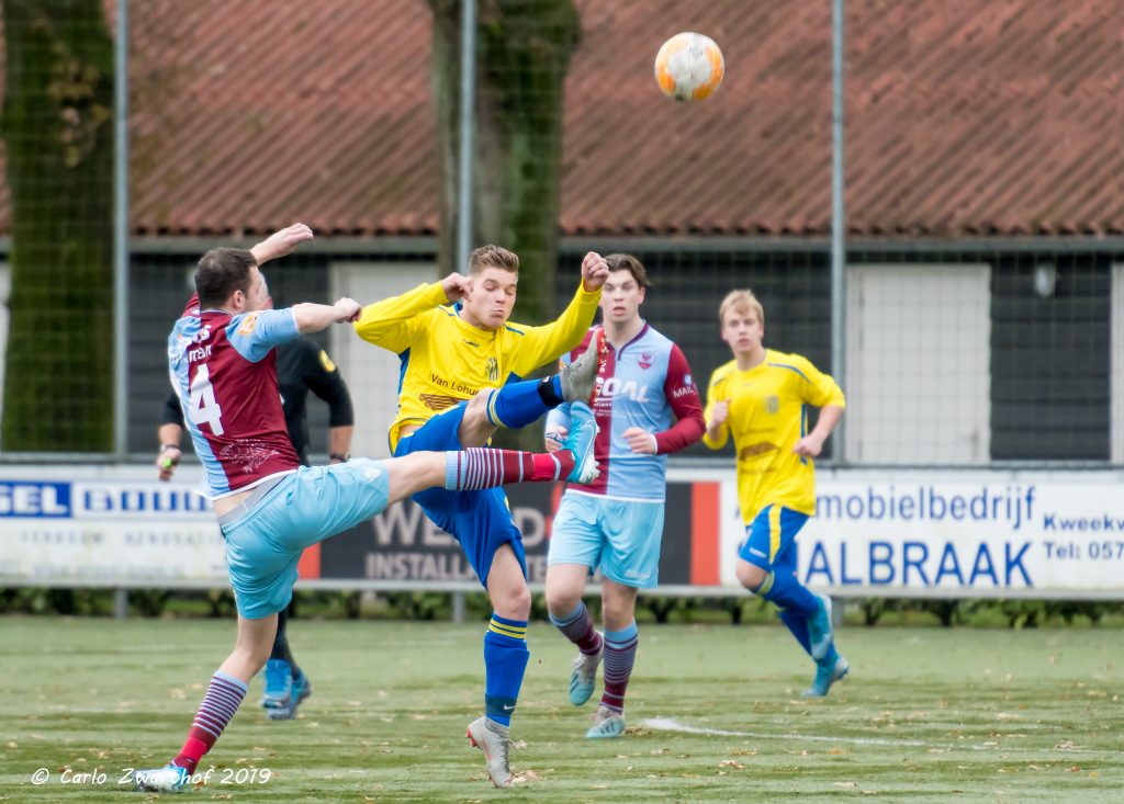 Beeld uit duel EZC '84 vs. FC RDC (foto Carlo Zwarthof)