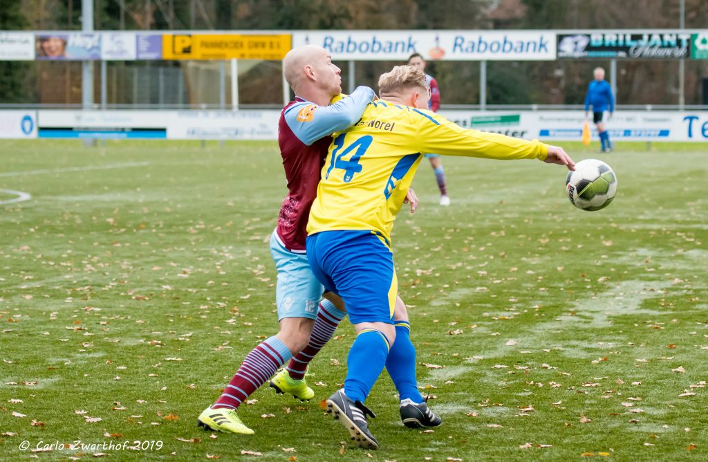 Beeld uit duel EZC '84 vs. FC RDC (foto Carlo Zwarthof)