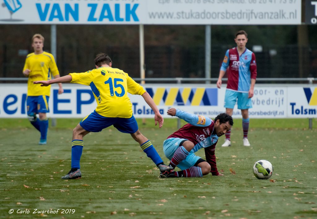 Beeld uit duel EZC '84 vs. FC RDC (foto Carlo Zwarthof)