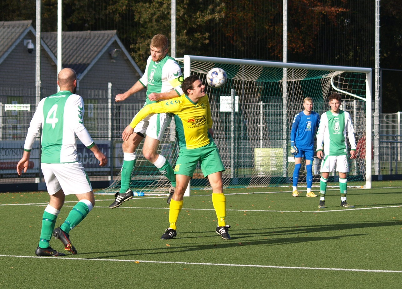 Warnsveldse Boys - Sportclub Overwetering | Foto: Gerrit Krijt