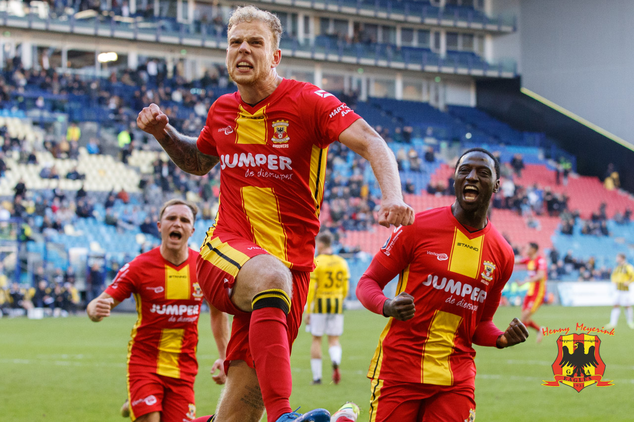 Vitesse - Go Ahead Eagles. Brouwers benut de penalty. Foto: Henny Meyerink