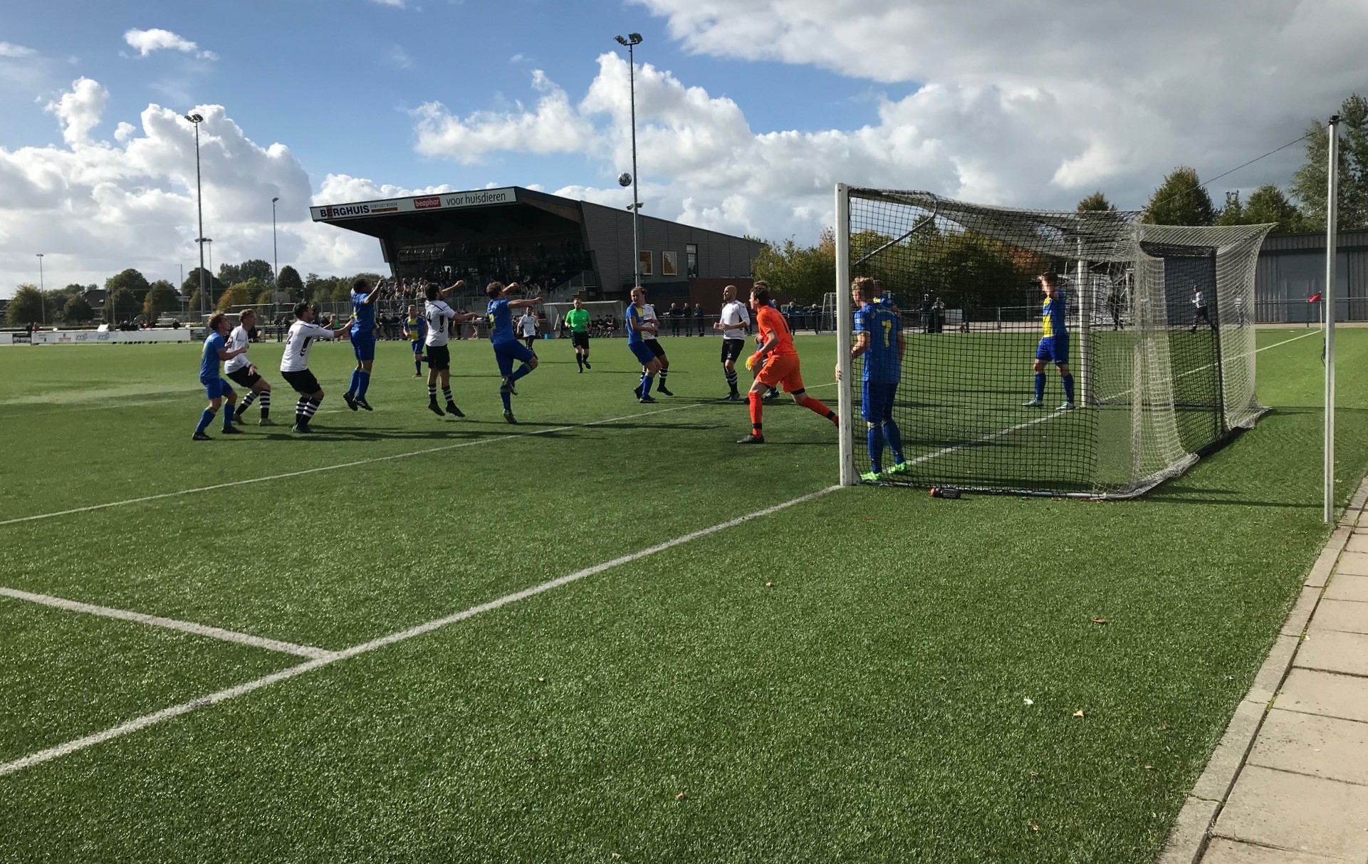 Schalkhaar en Reutum delen de punten