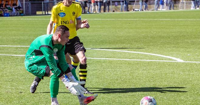 SV Colmschate ’33 dankt doelman Yoel Finke na overwinning in Beekbergen