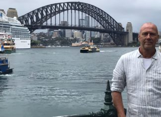 Edwin Lugt bij Sydney Harbour Bridge