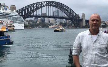 Edwin Lugt bij Sydney Harbour Bridge