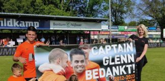 Glenn Kobussen bij zijn afscheid van HHC Hardenberg | foto: HHC Clubsupport