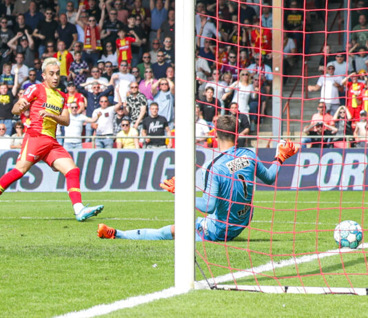 DEVENTER, NETHERLANDS - MAY 21: Dario Serra of Go Ahead Eagles during the Eredivisie match between Go Ahead Eagles and FC Volendam at de Adelaarshorst on May 21, 2023 in Deventer, Netherlands (Photo by Henny Meyerink/BSR Agency)