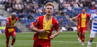 ZWOLLE, NETHERLANDS - SEPTEMBER 17: Oliver Edvardsen of Go Ahead Eagles celebrates after making the equalizer during the Dutch Eredivisie match between PEC Zwolle and Go Ahead Eagles at MAC3Park Stadion on September 17, 2023 in Zwolle, Netherlands. (Photo by Henny Meyerink/BSR Agency)