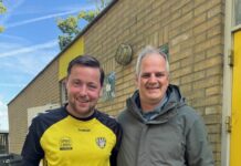 Stijn Obdeijn (VV Gorssel) en Wouter Hulsegge namens Deventer Voetbal