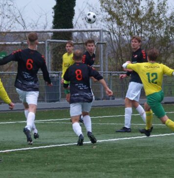 Overwetering laat klasse zien tegen Broekland Sportclub Overwetering - SV Broekland | foto: Gerrit Krijt