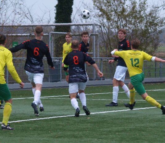 Overwetering laat klasse zien tegen Broekland Sportclub Overwetering - SV Broekland | foto: Gerrit Krijt