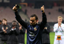 Veel balbezit, grote kansen en dure fouten: Go Ahead Eagles onderuit aan de Côte d’Azur