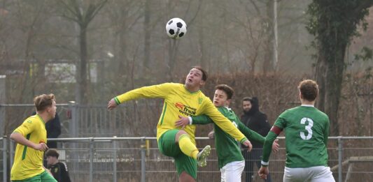 Sportclub Overwetering - SV Heeten | foto: Nicole de Ruig