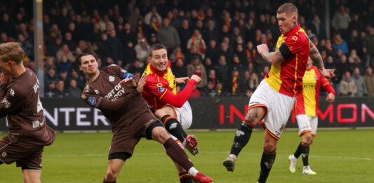 Adelaarsoog op Telstar thuis