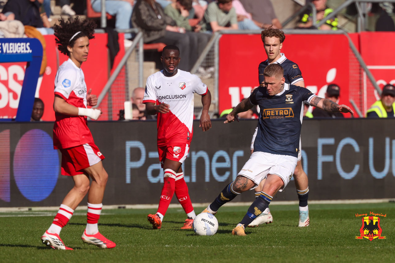 Victor Edvardsen in FC Utrecht vs. Go Ahead Eagles #utrgae - Foto: Henny Meyerink