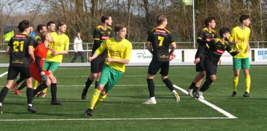 Sportclub Overwetering - SV Raalte | foto: Gerrit Krijt