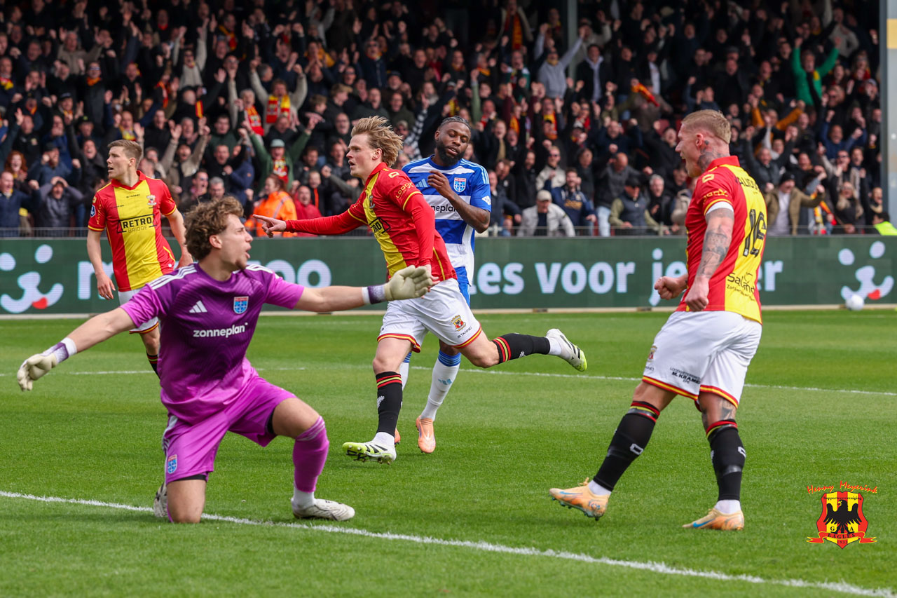 Tengstedt scoort - IJsselderby 05-04-2026 - Go Ahead Eagles vs. PEC Zwolle - Foto Henny Meyerink
