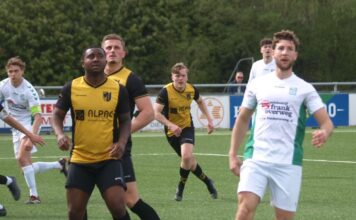 Diepenveen - Sportclub Overwetering | foto: Gerrit Krijt