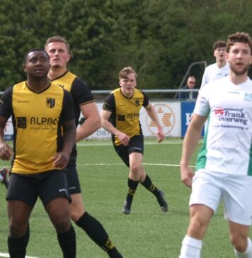 Diepenveen - Sportclub Overwetering | foto: Gerrit Krijt