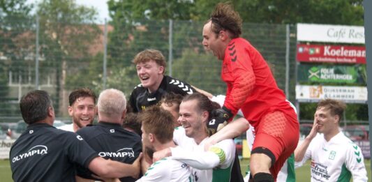 Overwetering naar finale nacompetitie VV Ruurlo - Sportclub Overwetering | foto: Alex Olthof