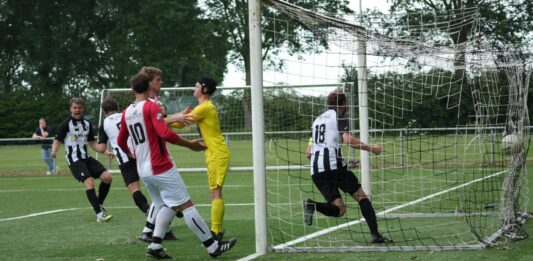 ABS wint spectaculaire nacompetitiethriller en bereikt finale!