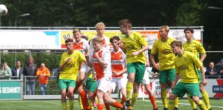 Een prachtige dag voor Sportclub Overwetering Sportclub Overwetering - VV Lemelerveld | foto: Nicole de Ruig