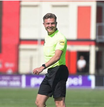 Promotie naar betaald voetbal voor Stan Smit Stan Smit