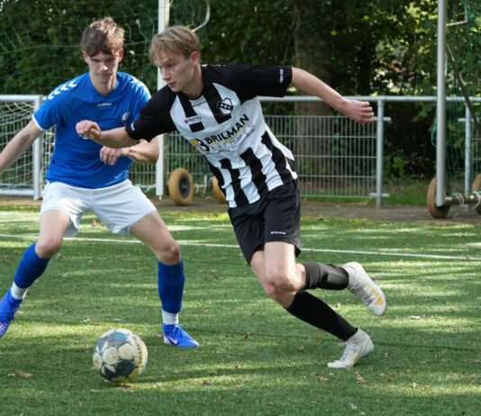 Jong ABS maakt kennis met niveau derde klasse ABS - Bentelo | foto: Ferdinand Deuzeman