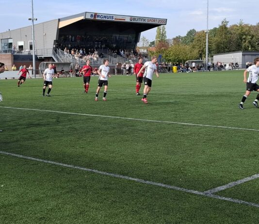 SV Schalkhaar wint van promovendus VV Holten Schalkhaar - Holten